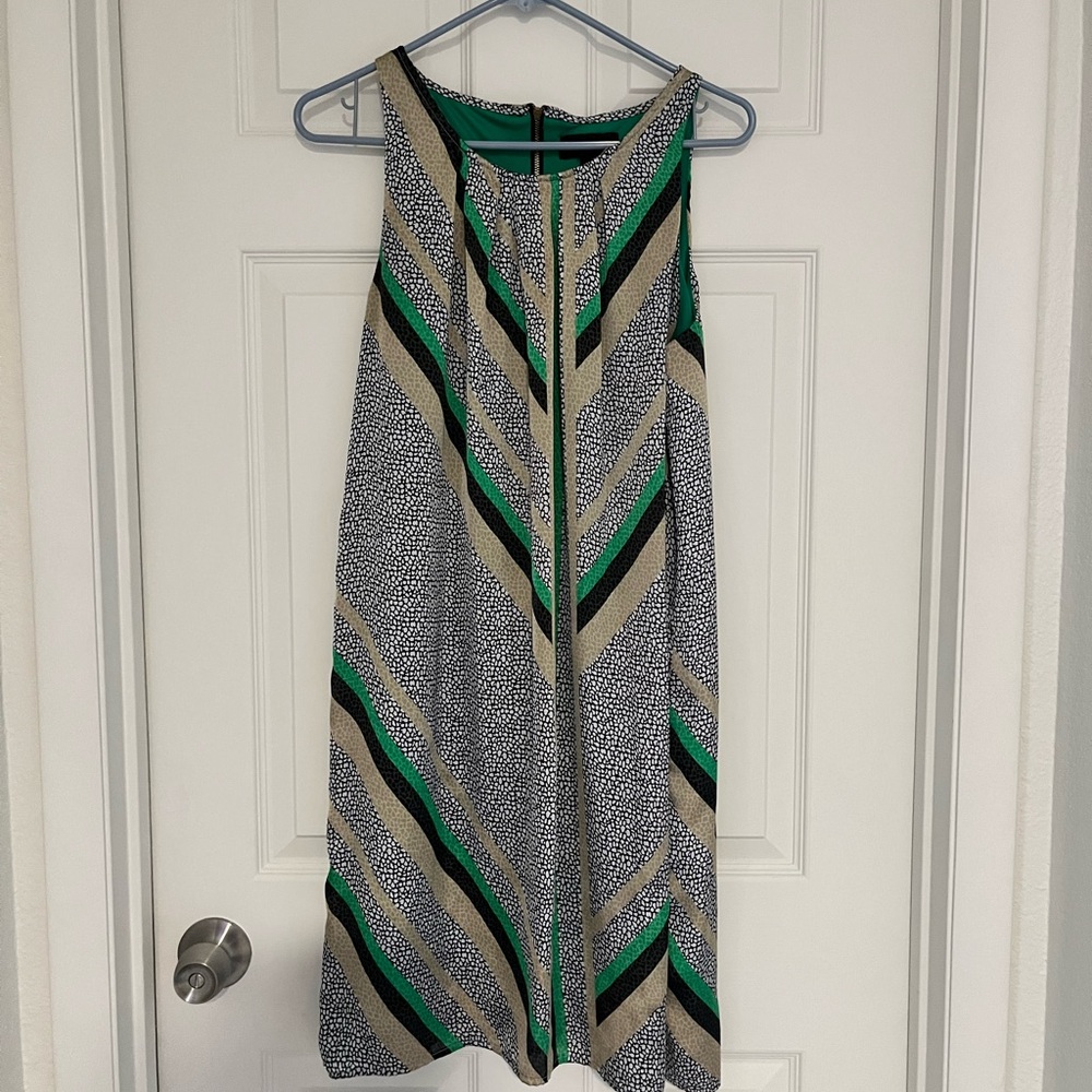 Dana Buchman adorable dress